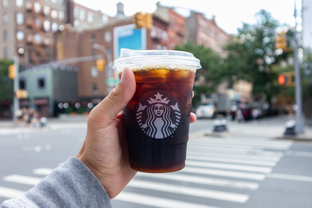 Starbucks y Tony Hawk hacen más fácil preparar café frío en casa