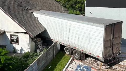 truck-crash-ht-jt-240629_1719688254767_hpMain_4x3