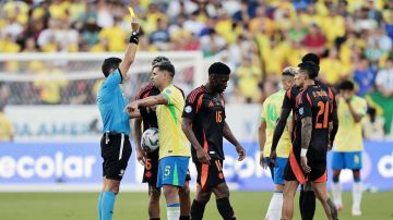 Otra de las polémicas se generó en el Brasil vs. Colombia con un gol anulado al conjunto carioca.
