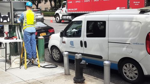 Trabajador de Con Edison en NYC/Archivo,