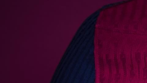 La nueva camiseta de la temporada 2024/25 del FC Barcelona rinde homenaje a la primera equipación del Barça del año 1899.