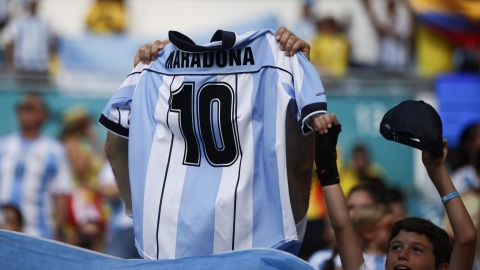 Camisa que uso Maradona en semis de México 86 será subastada en Nueva York
