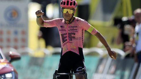 Richard Carapaz luego de cruzar la meta en la etapa 17 del Tour de Francia en Superdevoluy.
