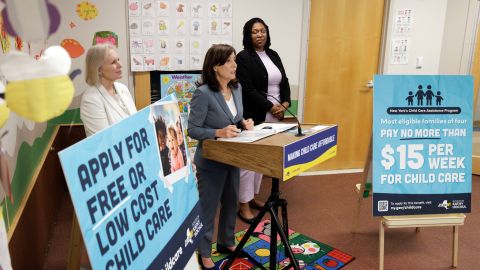 La gobernadora Kathy Hochul destaca la alta inversión en cuidado infantil dispuesta en el presupuesto 2025