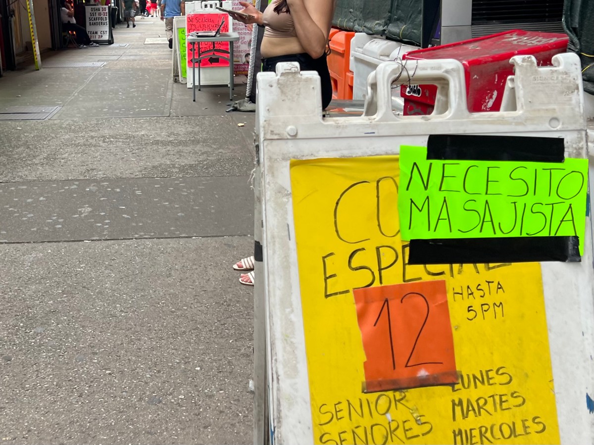 “Masajes, masajes”: proponen mano reguladora en NYC pero temen que criminalice a inmigrantes