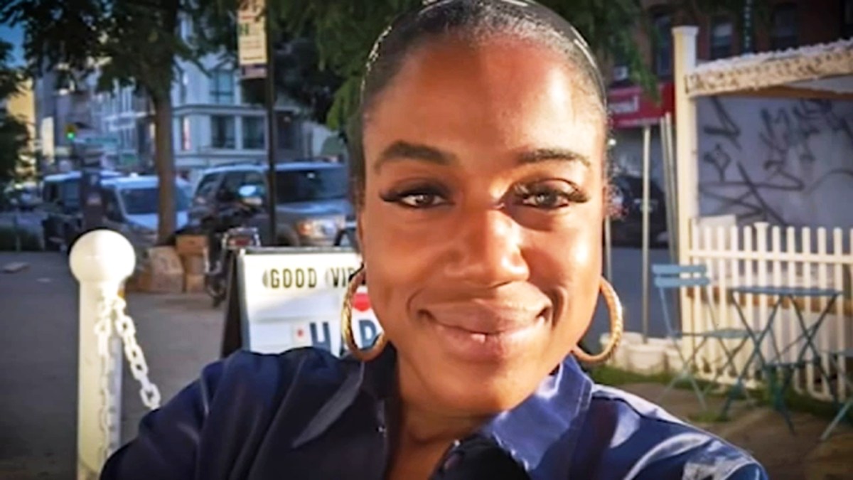 ¿Por qué la mataron? Misterio por mujer baleada y abandonada en saco de dormir en calle de Nueva York; iba a trabajar en la alcaldía