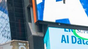 Los seguidores de la albiceleste se mantuvieron por varias horas en Times Square. FOTO: Angel Colmenares / EFE.