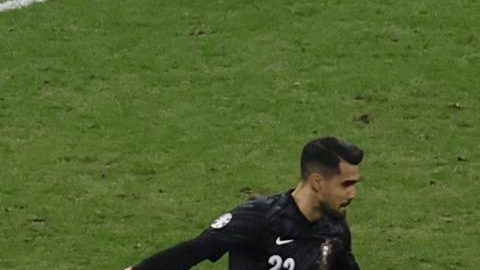 Diogo Costa también hizo una parada providencial ante Benjamin Sesko