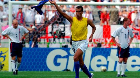Rivaldo durante la Copa del Mundo 2002 con Brasil.