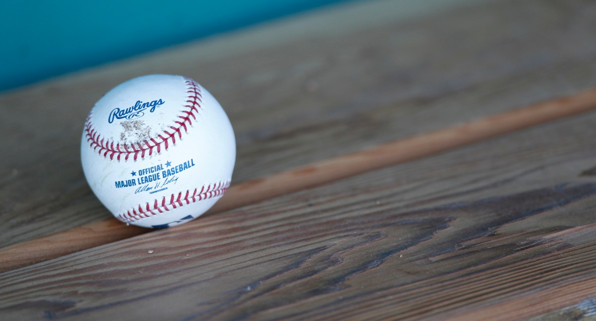 Catcher dominicano realiza out de foul imposible de igualar [Video]