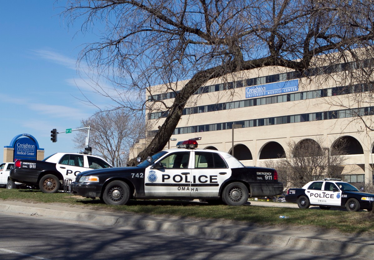 Familia supuestamente hispana es baleada en Nebraska por vecino que les dijo que “regresaran de donde vinieron”