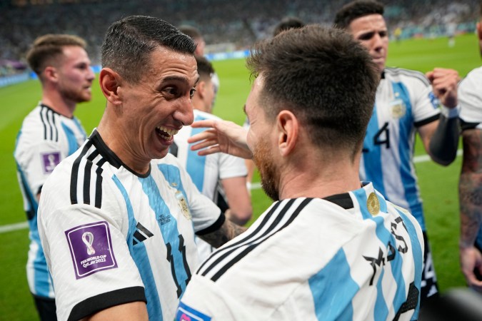 Di María y Messi después de conseguir la Copa del Mundo en Qatar.