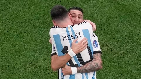 Messi y Di María celebrando la Copa del Mundo en 2022.