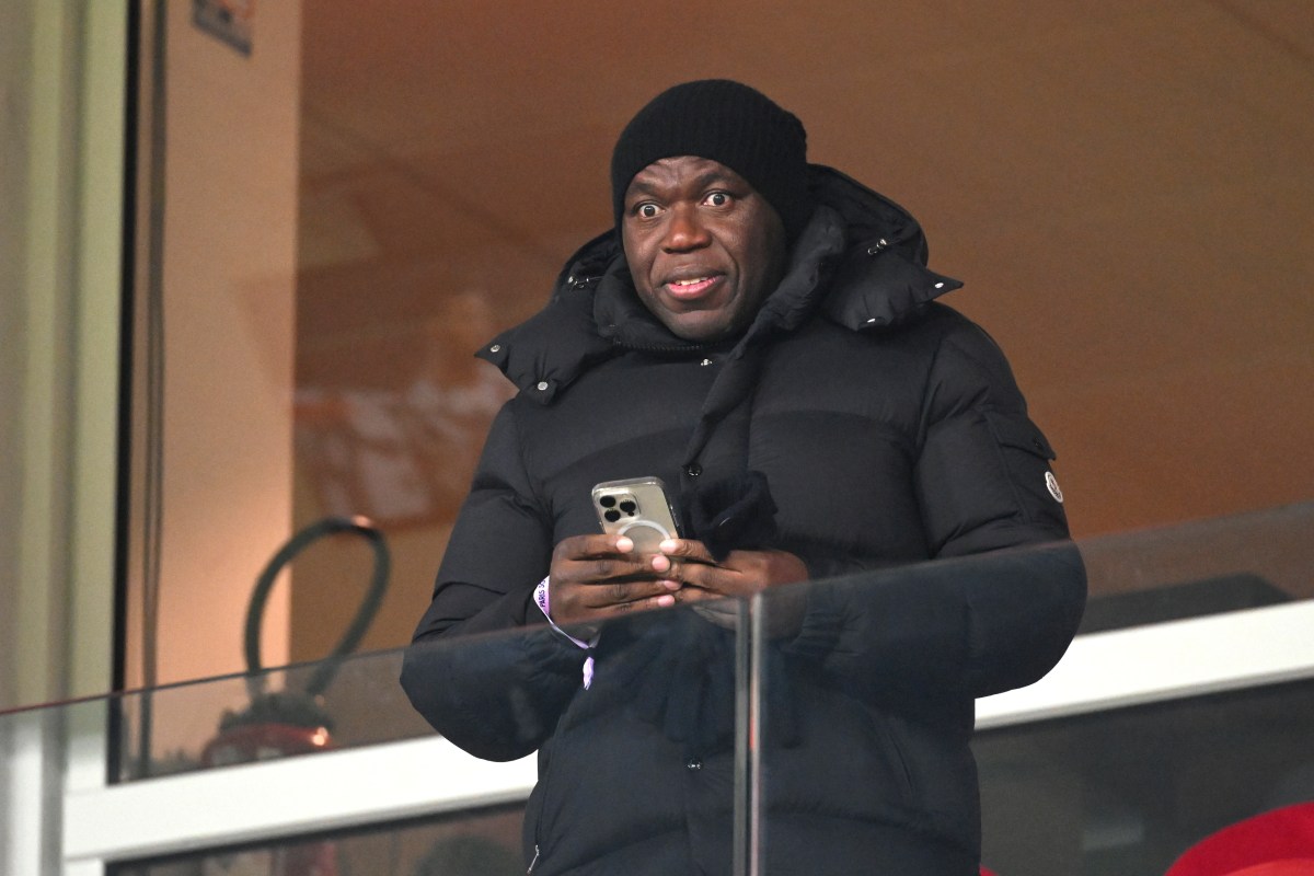 Papá de Kylian Mbappé compró 100 camisetas de su hijo en la tienda oficial del Real Madrid (Video)