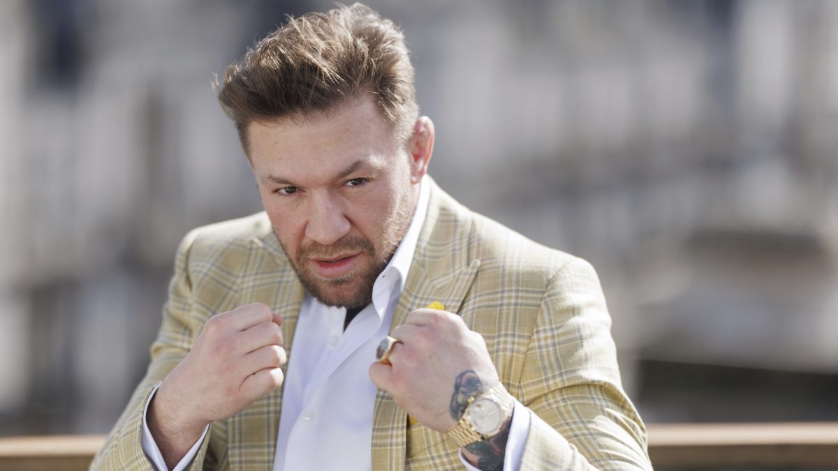 Conor McGregor aseguró que el boxeo sin guantes eleva el deporte de combate “a otro nivel”