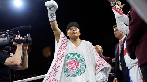 El peleador mexicano aseguró que su rival "se hace la víctima" por no haberle dado la mano.