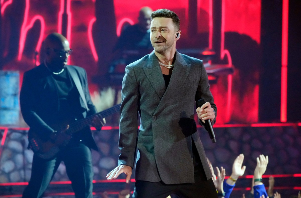 Justin Timberlake bromea en pleno concierto sobre su arresto por conducir ebrio