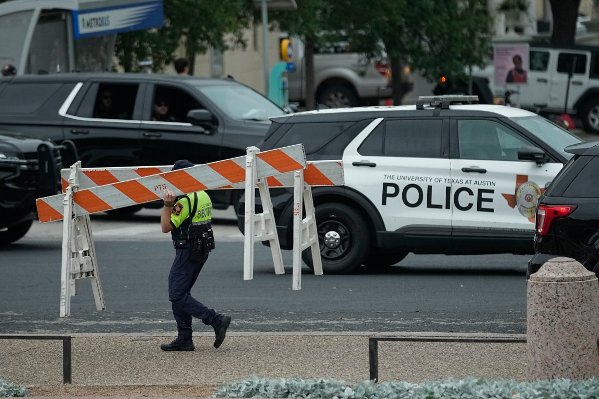 Matan a tiros a policía de Texas mientras buscaba a sospechoso de una agresión