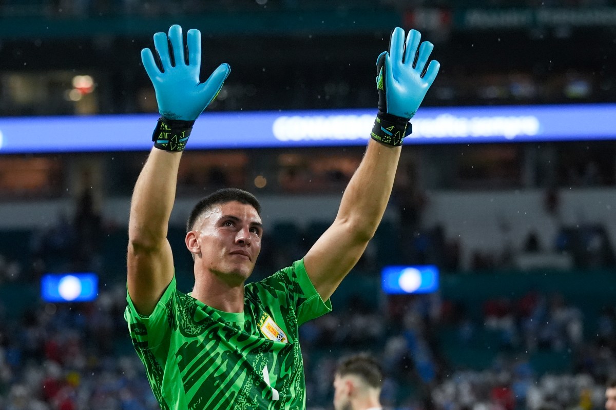 Uruguay logra la hazaña con 10 hombres y deja fuera en penales a Brasil de la Copa América