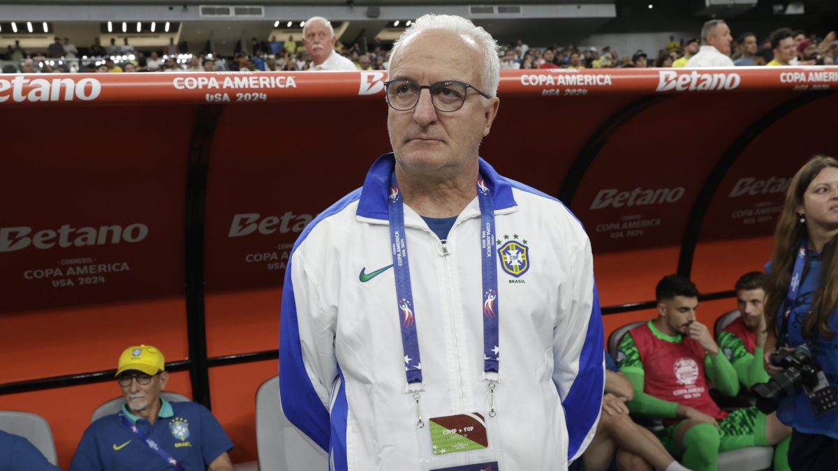 “25 partidos invicto no se conquistan por casualidad”: DT de Brasil alabó el juego de Colombia