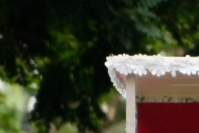 Frankie Grande, en el centro, sube a una carroza durante la Marcha del Orgullo Gay de Nueva York el domingo 30 de junio.