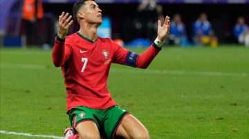 Cristiano Ronaldo se lamenta tras fallar una ocasión ante Eslovaquia.