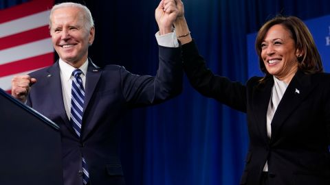 Biden sigue al pie del cañón, alegando que no dejará la candidatura y que es la persona "mas cualificada" para gobernar Estados Unidos.