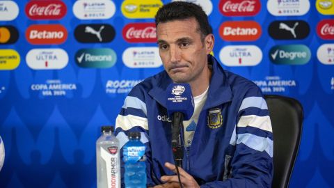 Lionel Scaloni entrandor de la slección de Argentina.