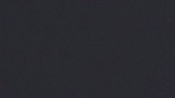 Checo Pérez durante su llegada al Gran Premio de Silverstone.