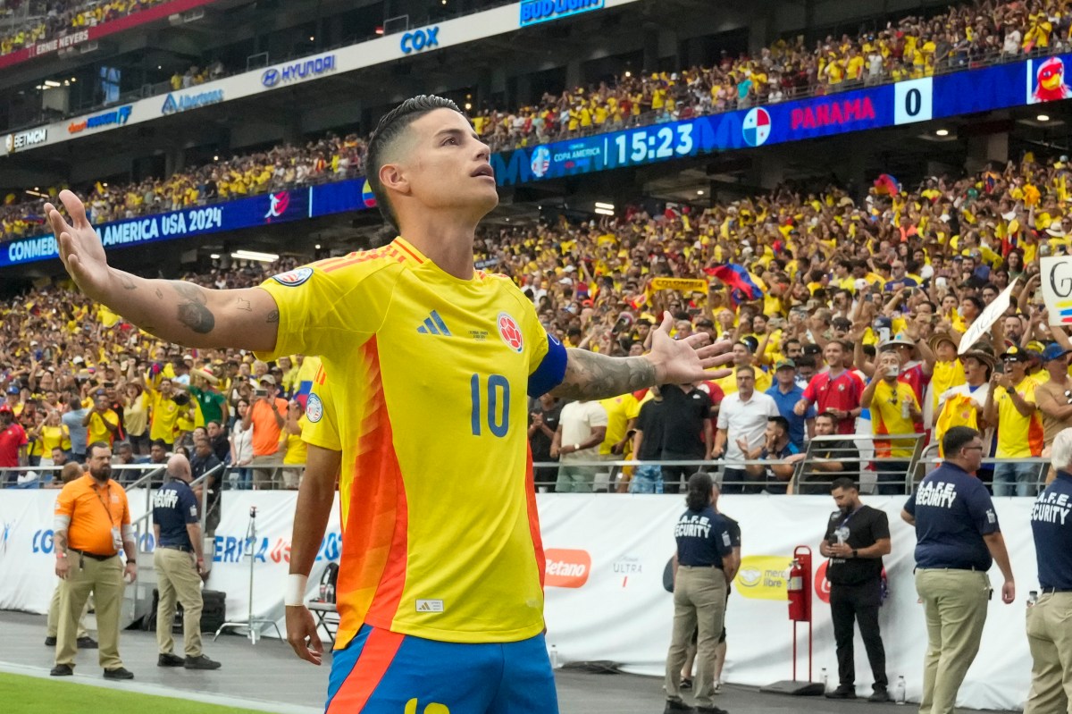 Néstor Lorenzo elogia al capitán colombiano: “James Rodríguez me recuerda a David Beckham”