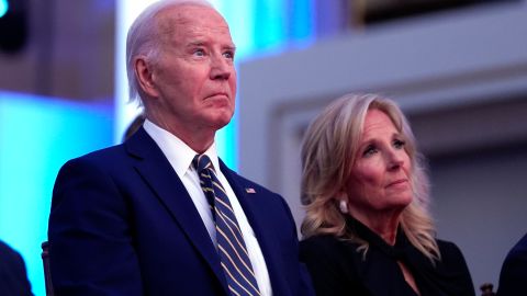 La primera dama publicó dos corazones en respaldo a Joe Biden.