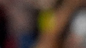 Darwin Núñez se muestra frustrado durante la celebración de los jugadores de Colombia.