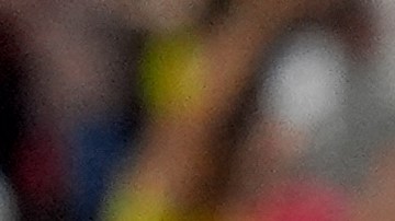 Darwin Núñez se muestra frustrado durante la celebración de los jugadores de Colombia.