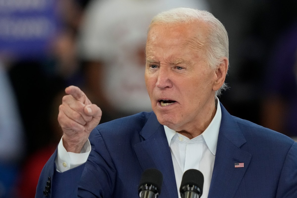 Líder demócrata de la Cámara Baja se reunió con Joe Biden, pero no le expresó apoyo