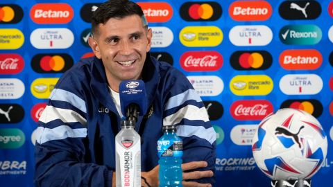 Dibu Martínez durante la rueda de prensa previa a la final de Copa América.