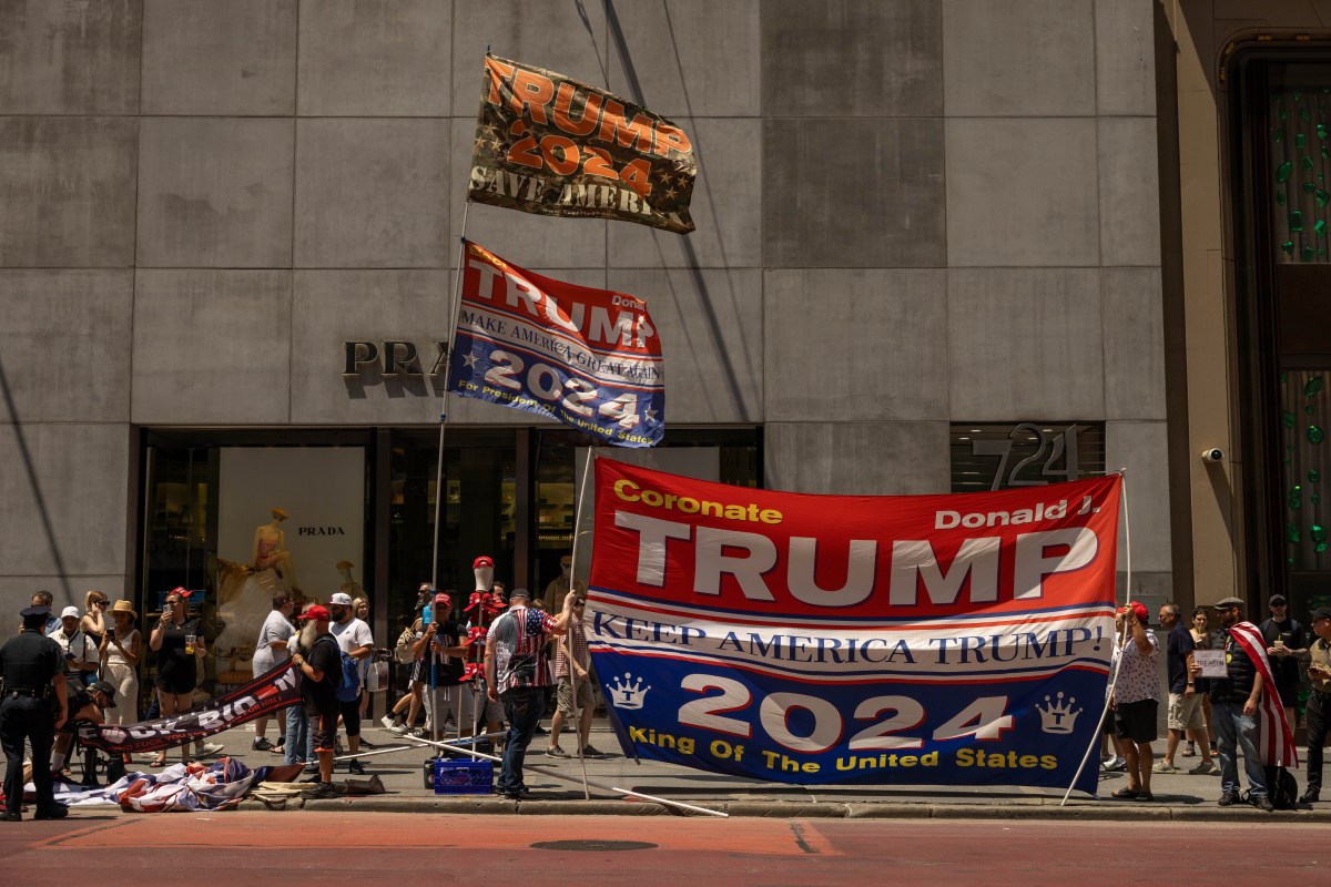 Algunos republicanos culpan a la retórica de los demócratas por intento de asesinato de Trump