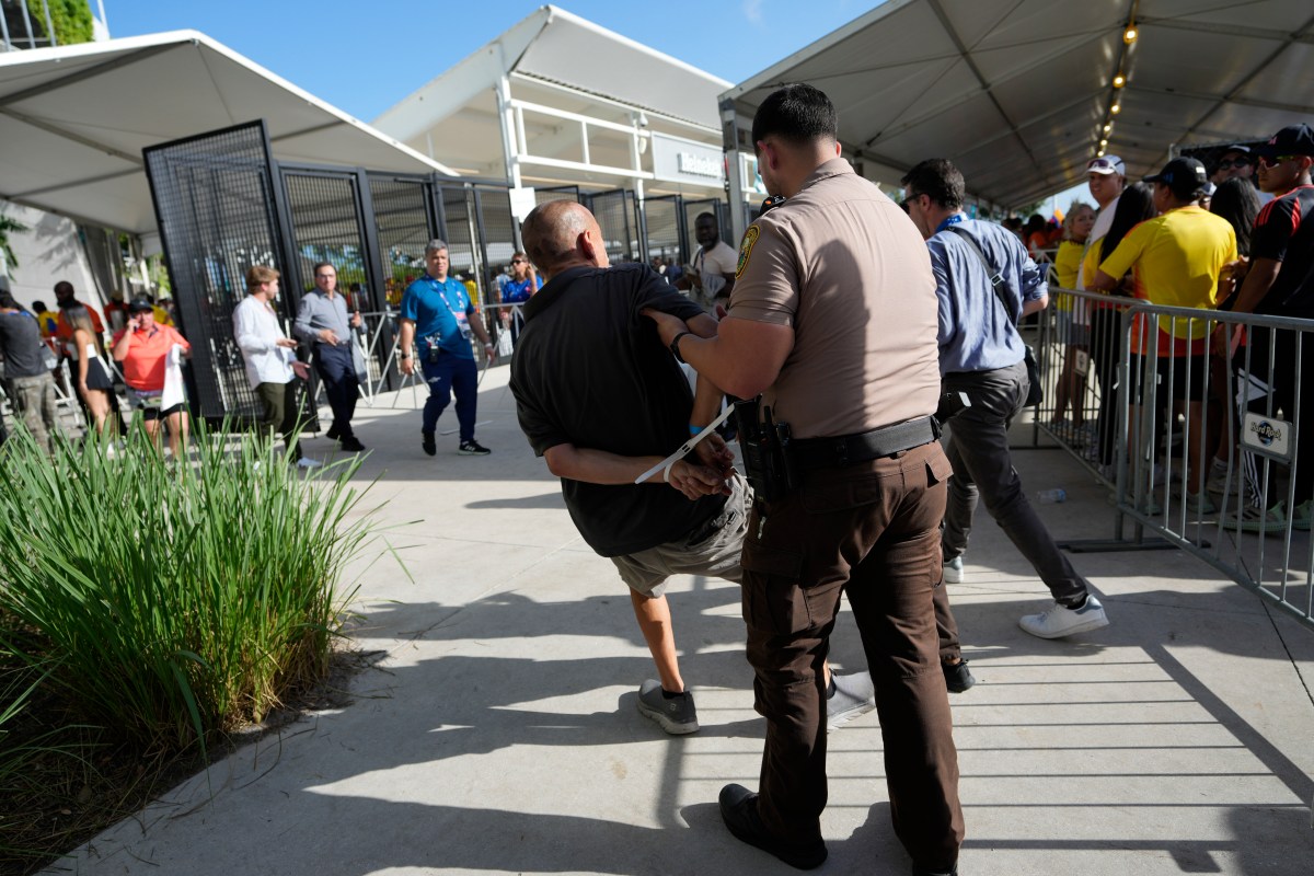 Policía de Miami-Dade confirma arresto de 27 personas por incidencias previas a final de Copa América