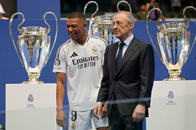 Kylian Mbappé en su presentación como jugador del Real Madrid.