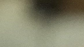 Emily Sonnett y Jenna Nighswonger disputan un balón con una futbolista de Zambia.