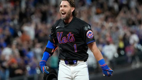 Jeff McNeil fue el héroe de los Mets en la victoria ante los Braves.