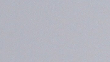 Palestinos desplazados por la ofensiva aérea y terrestre israelí en la Franja de Gaza huyen de partes de Khan Younis.