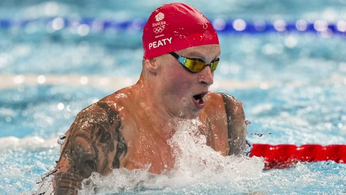 Adam Peaty ganó medalla de plata infectado de Covid-19 en París 2024