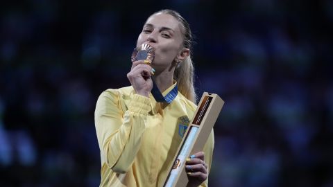 Olga Kharlan se colgó el bronce en sable en París 2024.