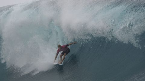 Surf olímpico se suspendió por malas condiciones climáticas en la playa de Teahupo'o