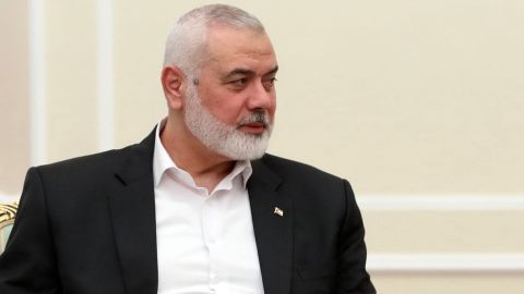 El fallecido jefe de Hamás, Ismail Haniyeh, se reunió con el presidente Masoud Pezeshkian en la oficina de la presidencia en Teherán.