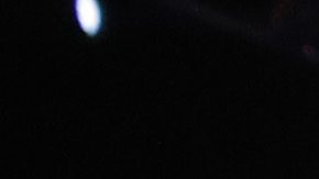 Canelo Álvarez, de México, derecha, celebra después de derrotar a Julio César Chávez Jr.