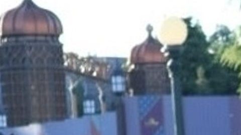 Cardi B y Offset pasearon juntos por Disneyland París.