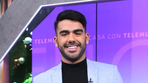 Carlos Adyan, presentador de televisión.
