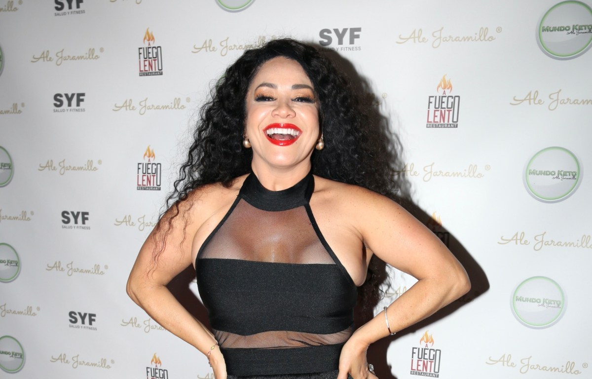 Carolina Sandoval responde a un usuario que criticó sus dientes  