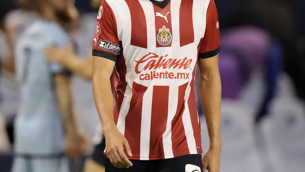 Fan argentino se burla de Chivas por el costo de su playera en Estados Unidos